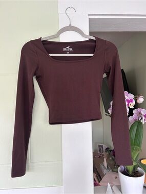 Hollister Long-Sleeve Square Neck Crop Top - Deep Plum